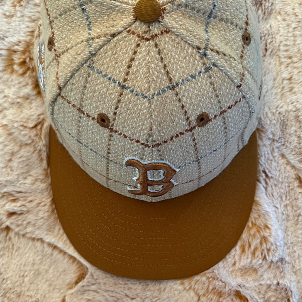 Boston Red Sox Flat brim New Era59 Baseball Cap 
Size 7 5/8